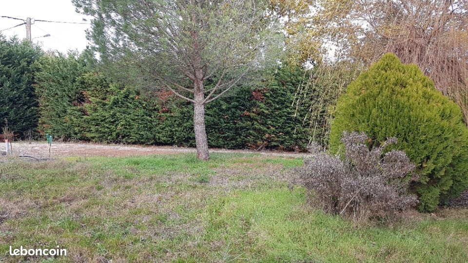 Terrain 500 m² · à La Salvetat-Saint-Gilles · 130 000 €