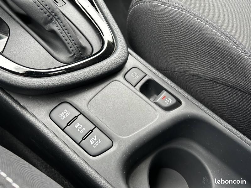 Toyota Yaris 116h Design 5p MY26 (image 26)