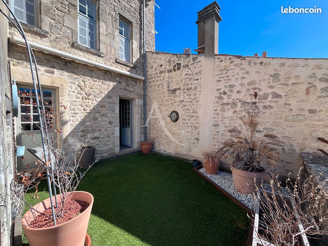 Appartement 3 pièces 66 m² · à Fontenay-le-Comte · 66 m² · 106 880 €