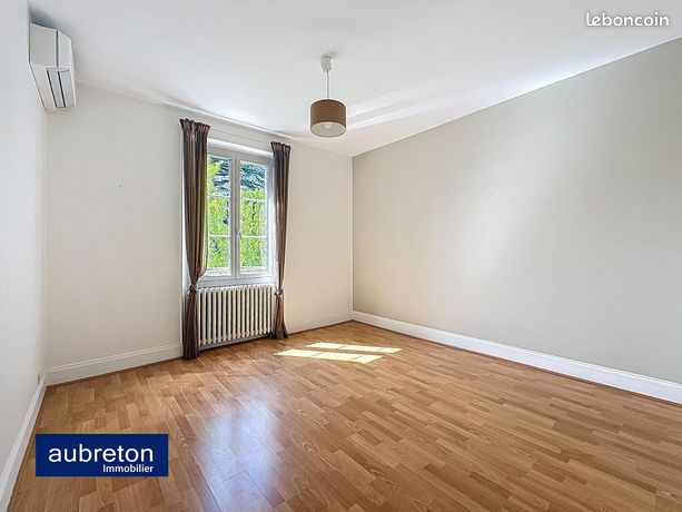 Maison 6 pièces 130 m² — 12