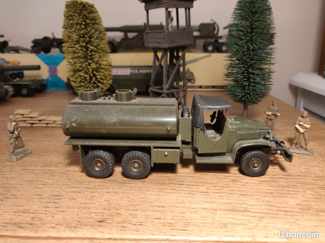 Dinky Toys - 1:43 - 809 Camion GMC militaire baché