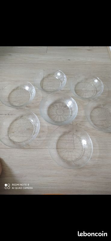 7 jolies assiettes en verre neuves à 5 euro (image 2)