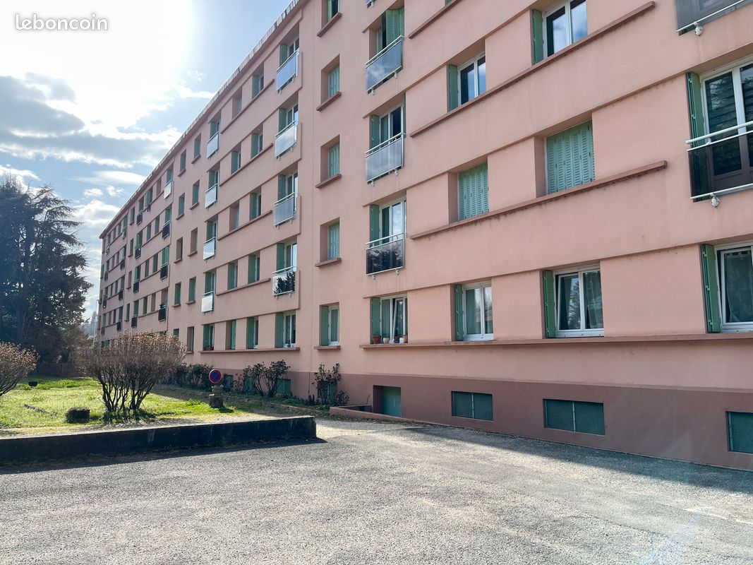 Appartement 3 pièces 50 m² · à Tullins · 50 m² · 85 000 €