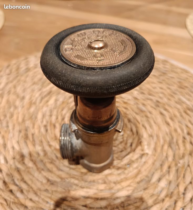 Robinet radiateur ancien (image 3)