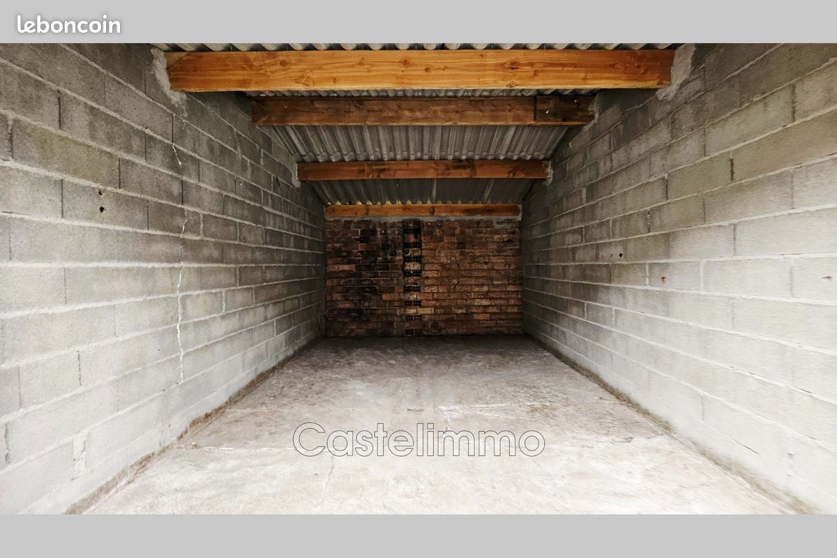 Parking 15 m² · à Castelsarrasin · 15 m² · 70 €/mois