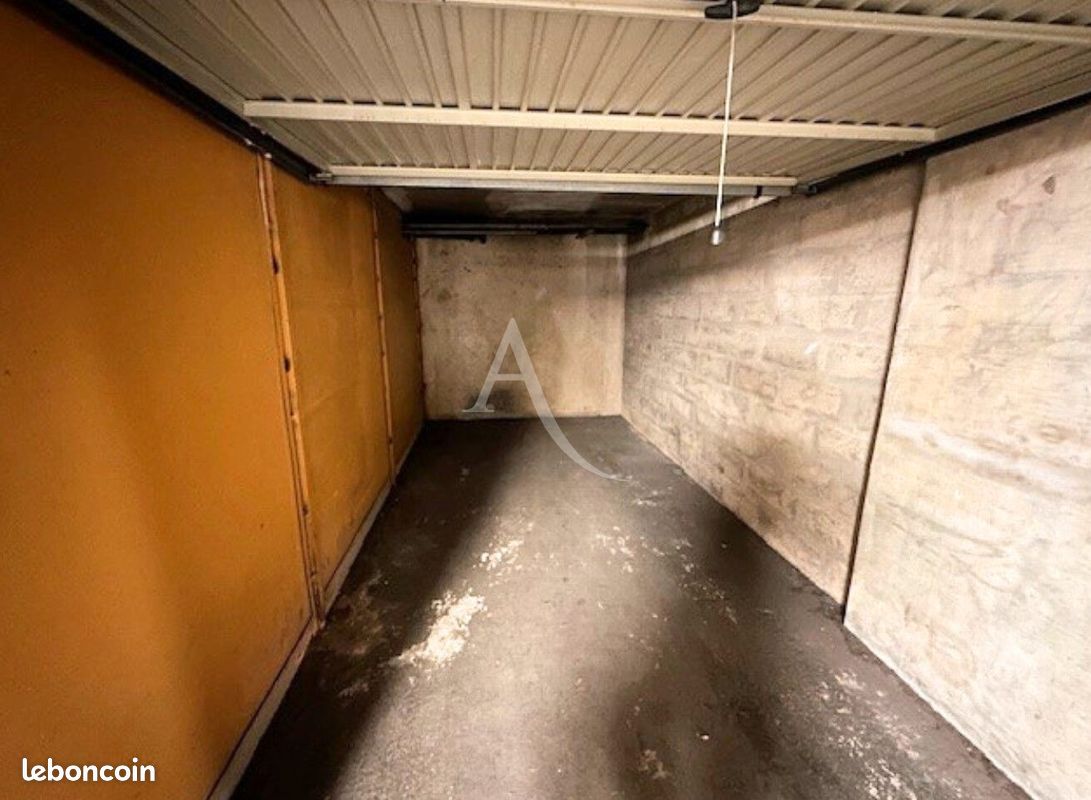 Parking 1 pièce · à Paris · 245 €/mois