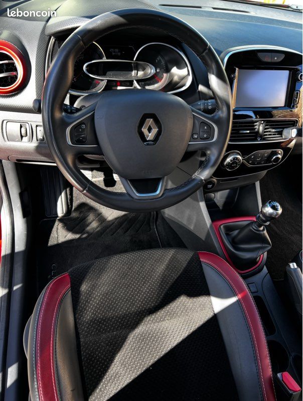 Clio IV Estate 118 cv 1.2 TCe (image 2)