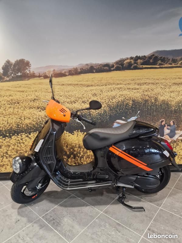 Vespa Gtv 300 0km VENTE PRIVEE (image 1)