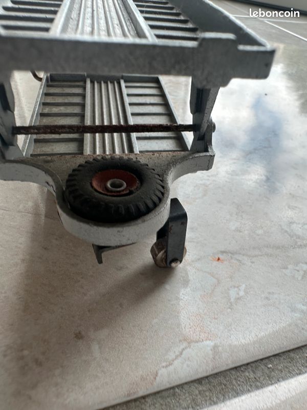 Une Voiture, Une Miniature : Unic Porte Voitures Boilot Dinky Toys