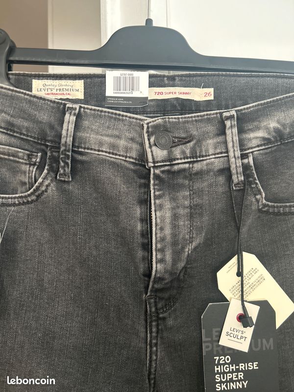 Jean Skinny LEVI’S 720 slim taille haute neuf 36 (image 3)
