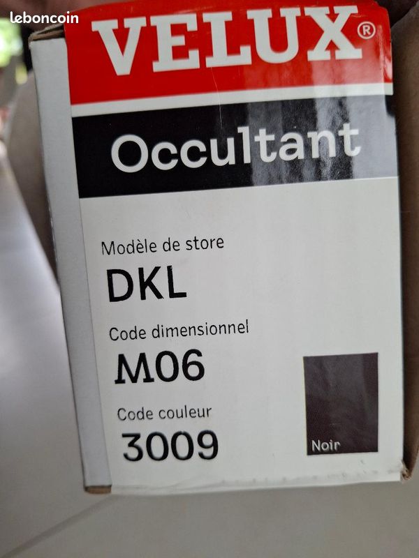 Store occultant noir pour velux (image 2)