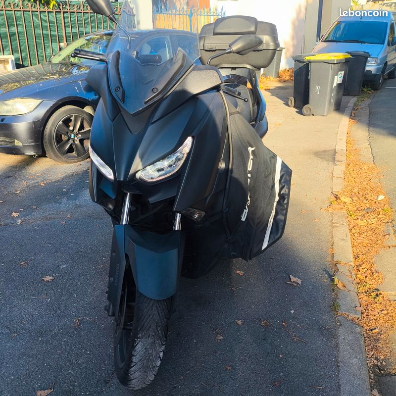 Xmax 300 (image 2)