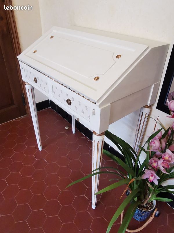 Bureau imitation vintage relooké (image 1)