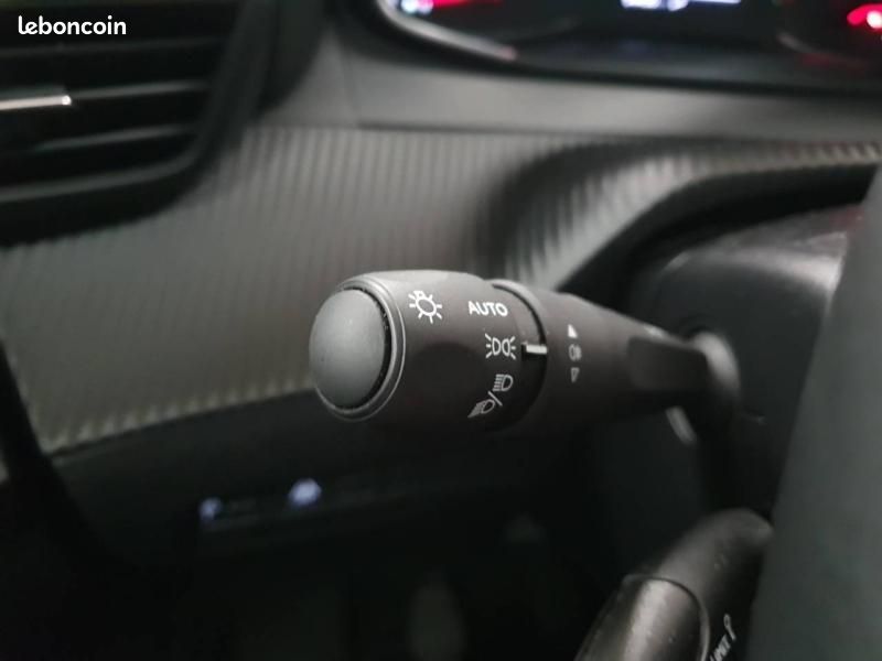 Peugeot 208 1.2 PureTech 100ch S&S Style 118g (image 23)