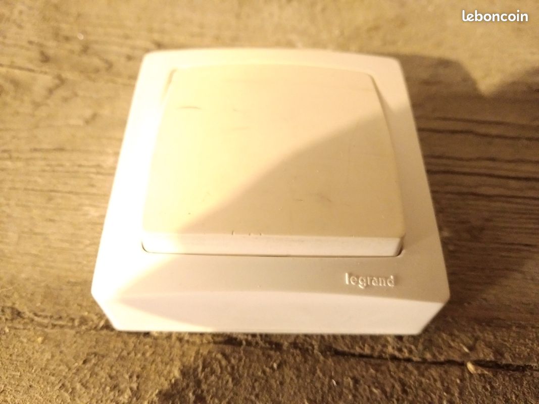 Bouton poussoir legrand (image 1)