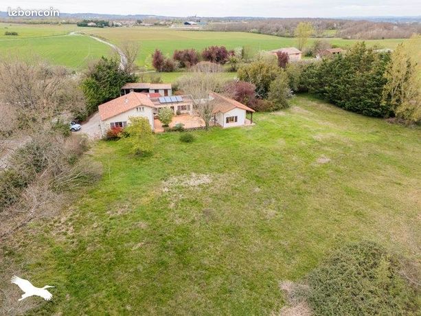 Pavillon 8 pièces 238 m²