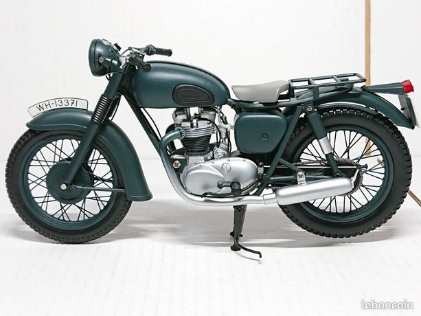 Moto Triumph Trophy TR6 1/12 – Corgi, édition Dealer, Vert (The Great Escape)