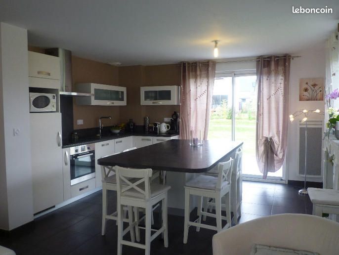 Maison 5 pièces 93 m² · à Montfort-sur-Meu · 93 m² · 980 €
