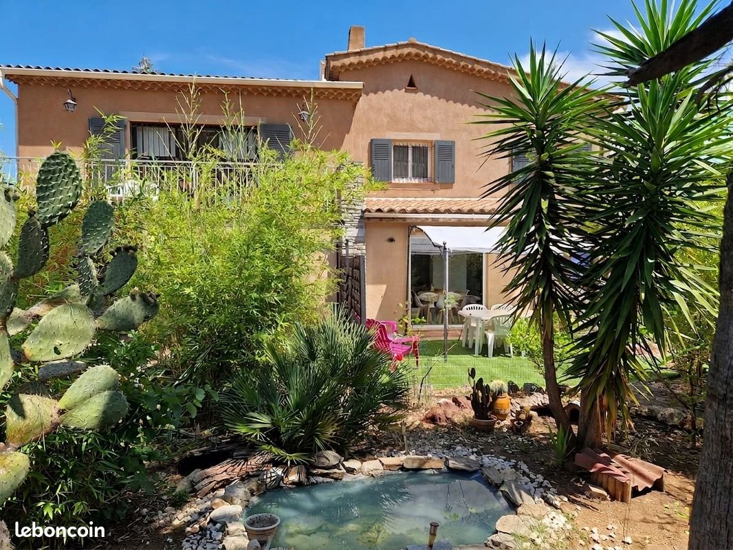 Maison 9 pièces 208 m² · à La Crau · 208 m² · 750 000 €