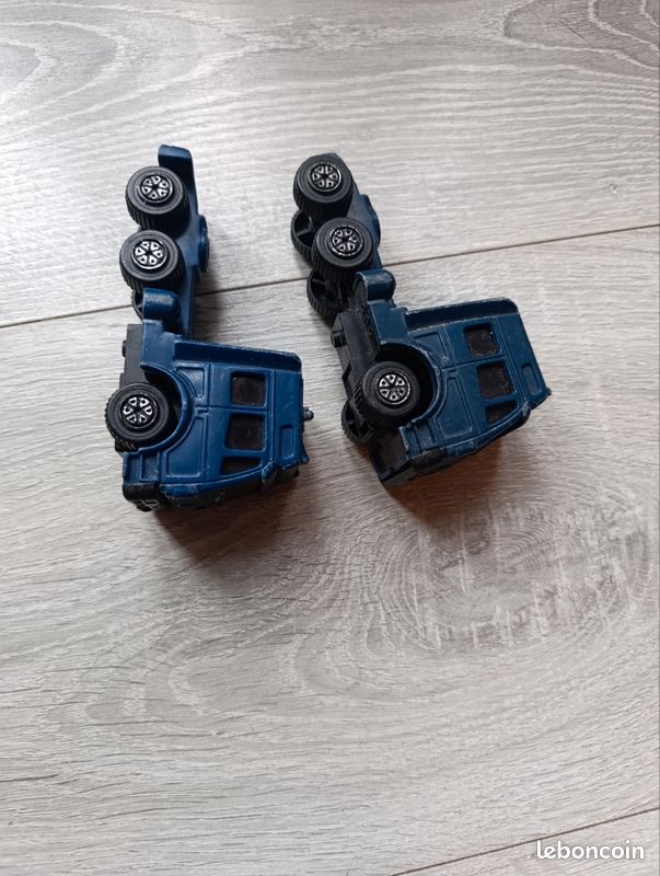 Lot de 2 camions bleu 10 cm (image 8)