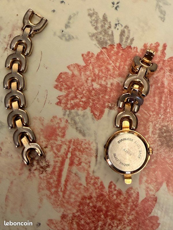 Montre vintage femme SHIVAS Quartz dorée - Cadran blanc - Maille fer à cheval - Ref A399 (image 1)