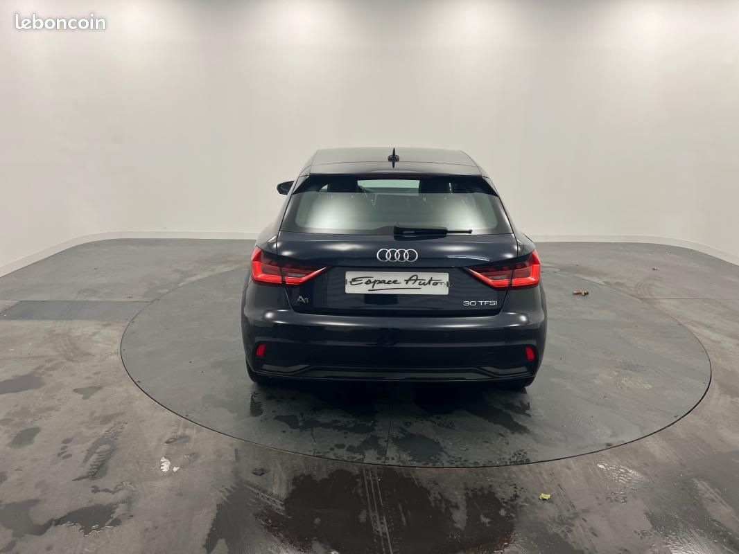 Audi A1 sportback 30 TFSI 116 ch S tronic 7 Design Luxe (image 4)