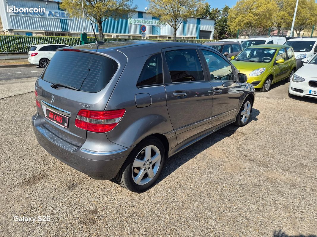 Mercedes Benz CLASSE B B180 CDI PACK DESIGN BVA - GARANTIE 12 MOIS (image 2)