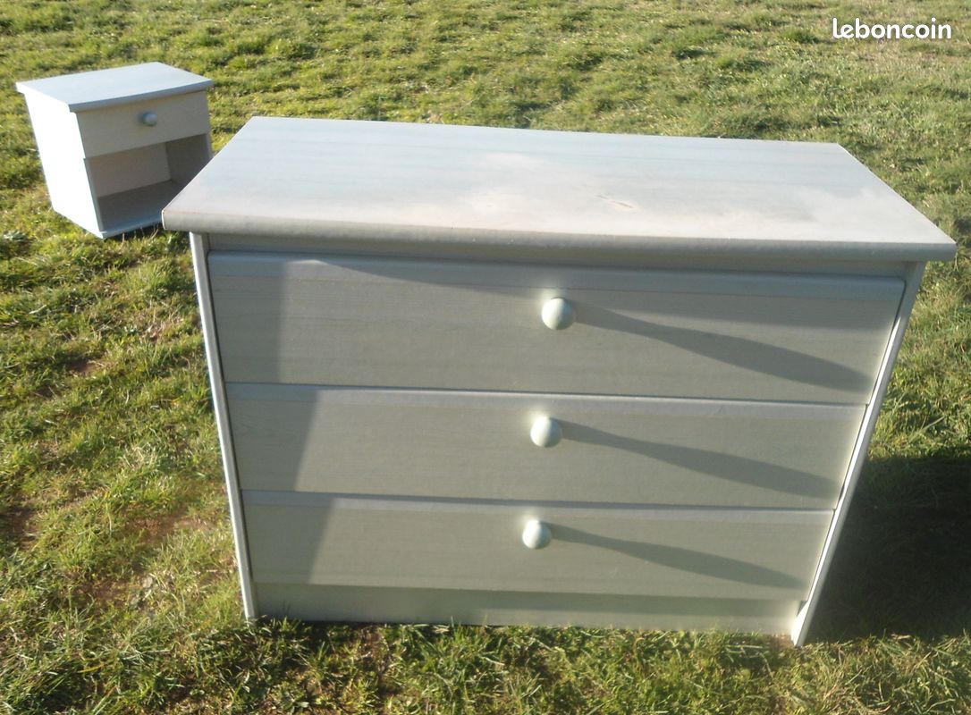 Commode 3 tiroirs et sa table de nuit de fabrication française (image 1)