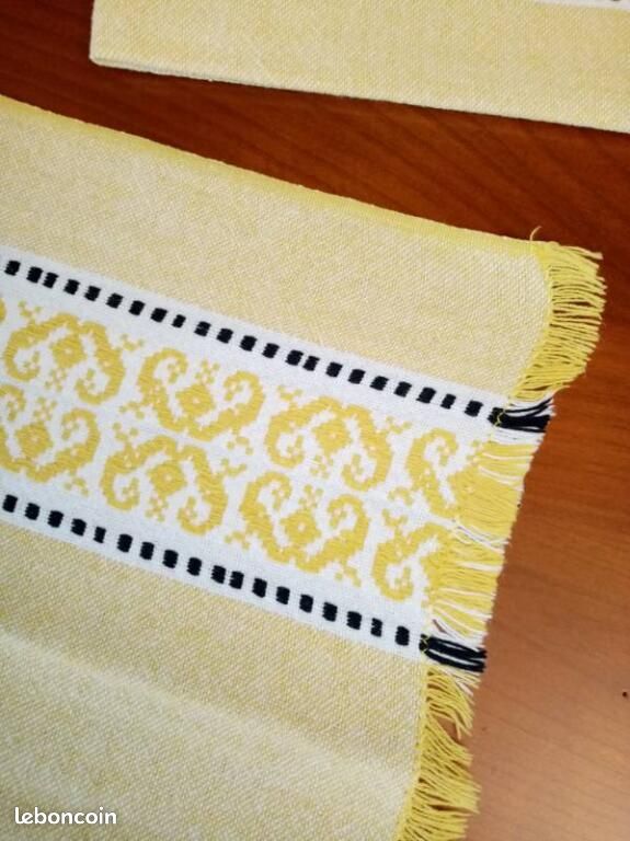 Belle nappe tissus basque damassé vert et beige - Le Grenier de Lisette