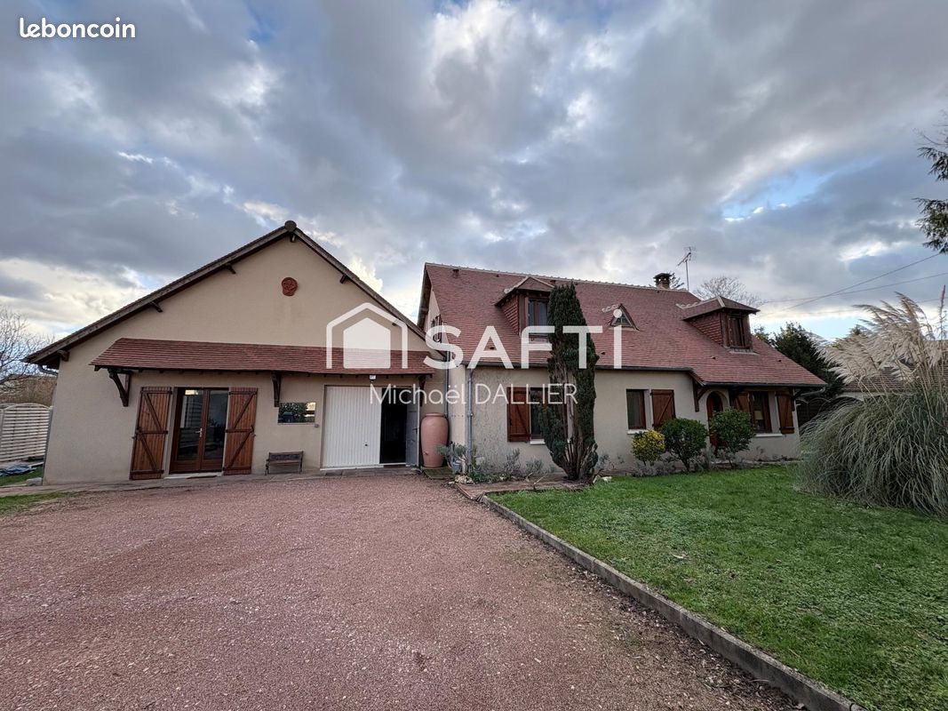 Maison 8 pièces 212 m² · à Le Poinçonnet · 212 m² · 420 000 €