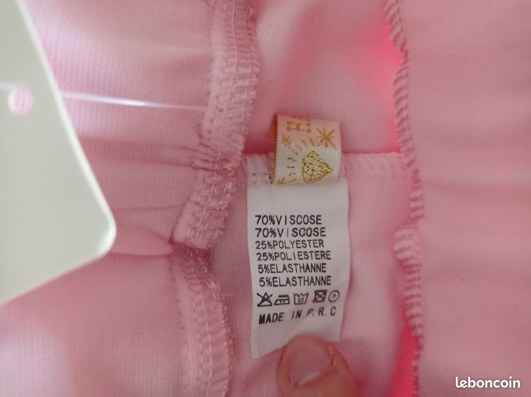 Legging rose clair fille 10 ans habillé perle et strass en forme noeud papillon Neuf étiqueté jamais porté Mini tâche. Voir photo 3 Matière un peu épaisse Taille élastique (image 9)