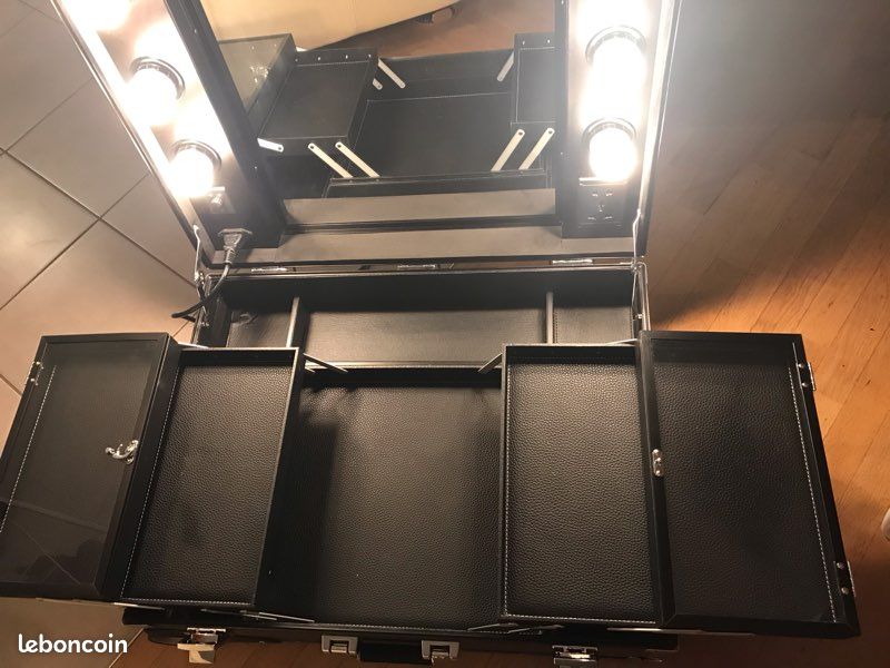 Valise soin beauté (image 4)