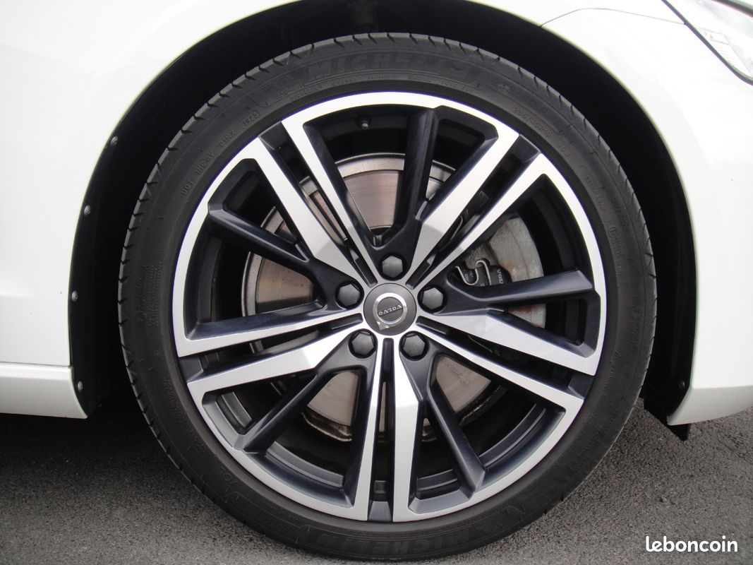 VOLVO S60 T8 Twin Engine 303 + 87ch R-Design Geartronic 8 (image 19)
