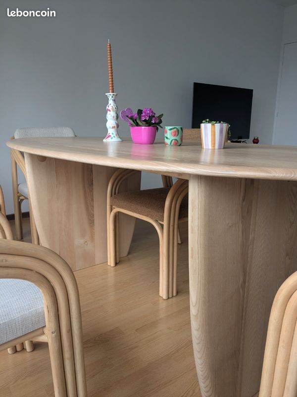 Table neuve à manger en bois de frêne massif (image 6)