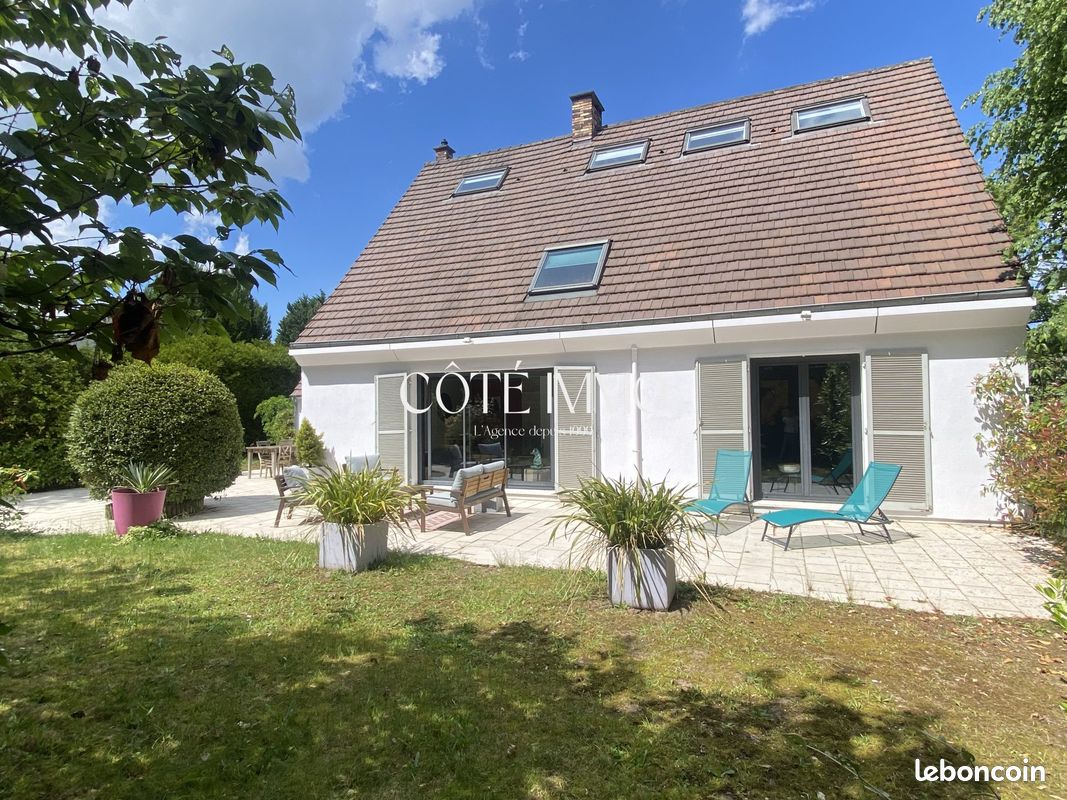 Maison 8 pièces 216 m² · à Chantilly · 216 m² · 815 000 €