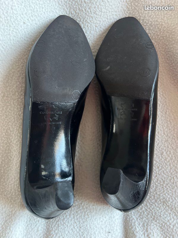 Escarpins Bally Vintage Tout Cuir Gris Clair - Taille 37.5 - Talon Moyen Cône - Occasion Très Bon état