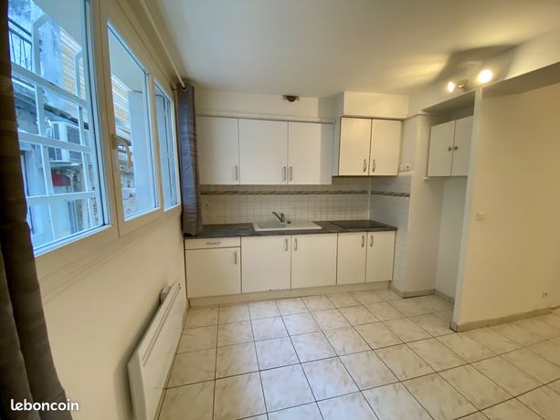 Studio 1 pièce 29 m²