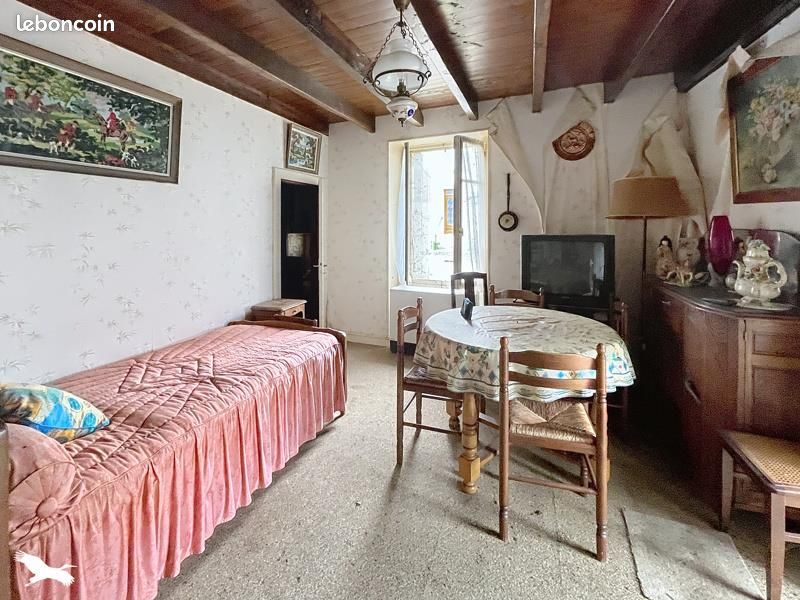 Maison 7 pièces 158 m² · à Val-d'Oire-et-Gartempe · 158 m² · 45 000 €