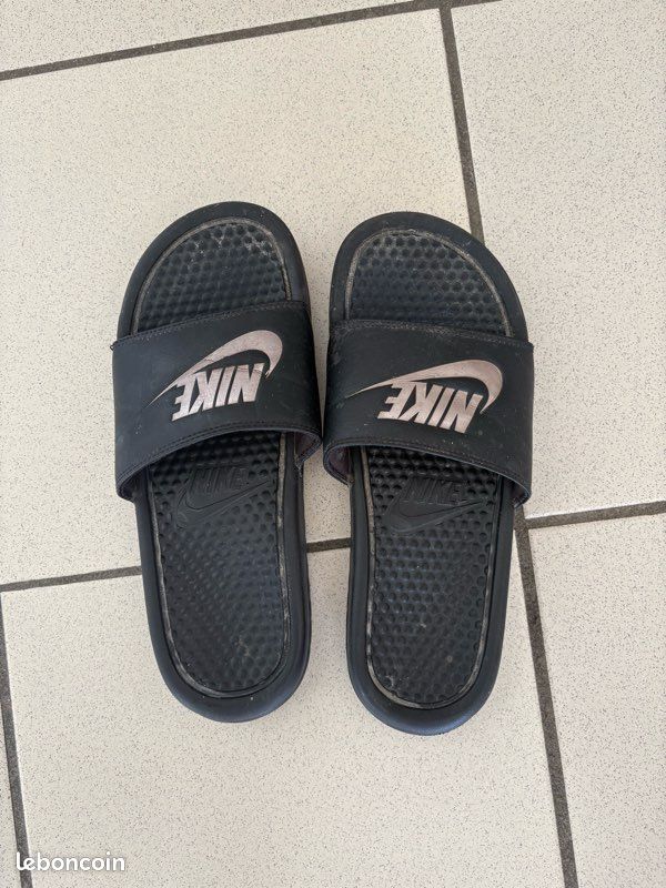 Claquette Nike (image 1)