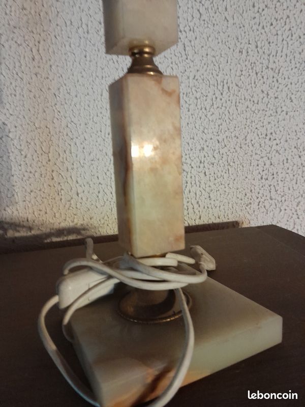 Lampe en marbre (image 1)