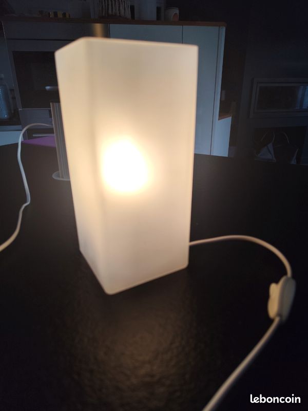 Lampe en vert opaque (image 1)
