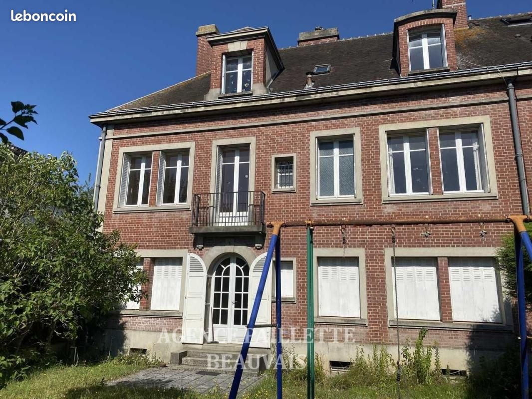 Maison 11 pièces 230 m² · à Beauvais · 230 m² · 433 000 €