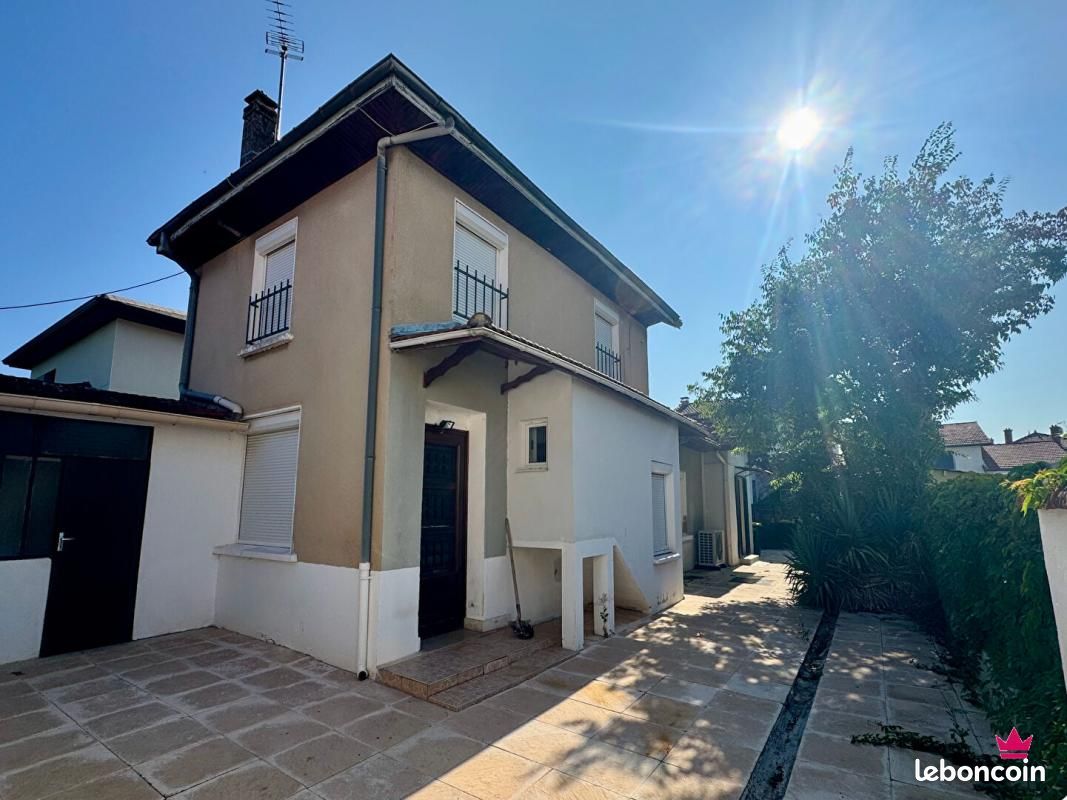 Maison 5 pièces 93 m² · à Chassieu · 93 m² · 1 120 €