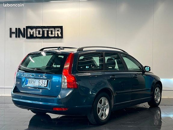Volvo V50 1.8 ETHANOL 125 CH BVM MOMENTUM - CUIR 240800 km (image 2)