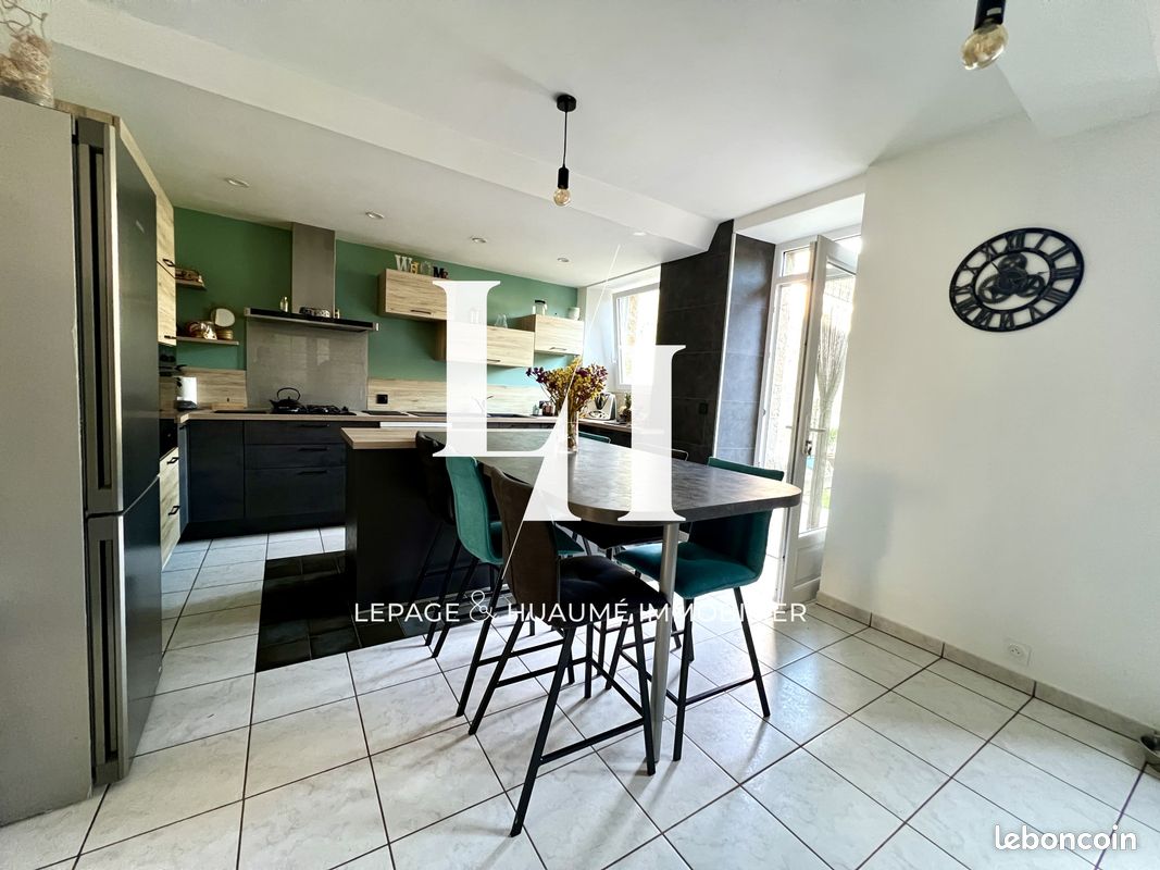 Maison 8 pièces 157 m² · à Gorron · 157 m² · 149 200 €
