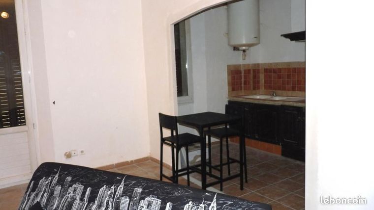 Studio 1 pièce 28 m²