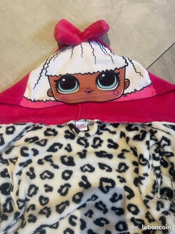 Peignoir fille ans poupée LOL Vêtements