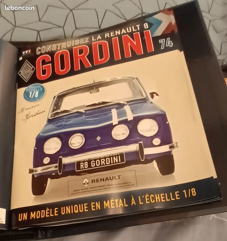Plaque de support pare-brise 69A Renault R8 Gordini 1/8 Eaglemoss #A67 Plaque de support pare-brise 69A Renault R8 Gordini 1/8 Eaglemoss #A67