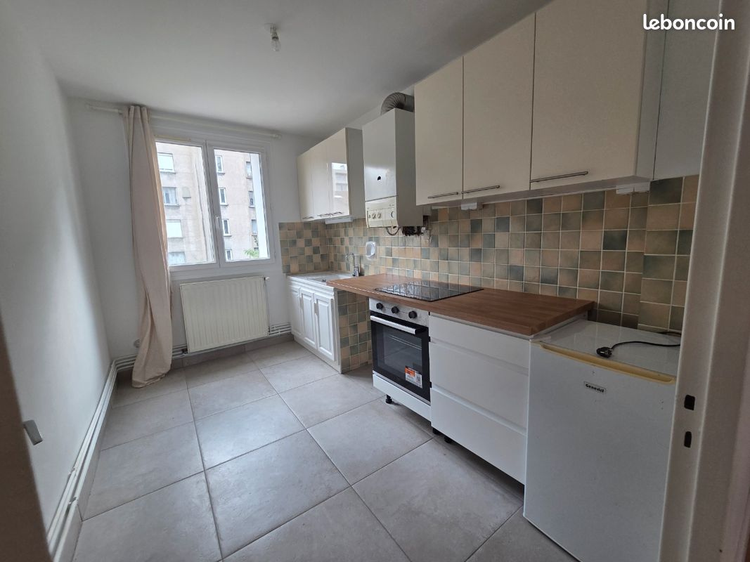 Appartement 2 pièces 38 m² · à Saint-Étienne · 38 m² · 400 €