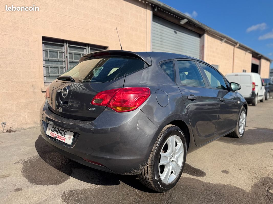 Opel Astra 1.7 CDTI 110CH Enjoy (image 4)
